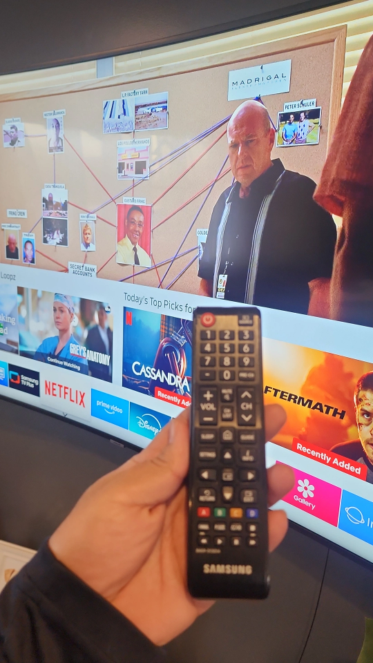 Samsung 65 Inch Curved Smart TV - photo 3