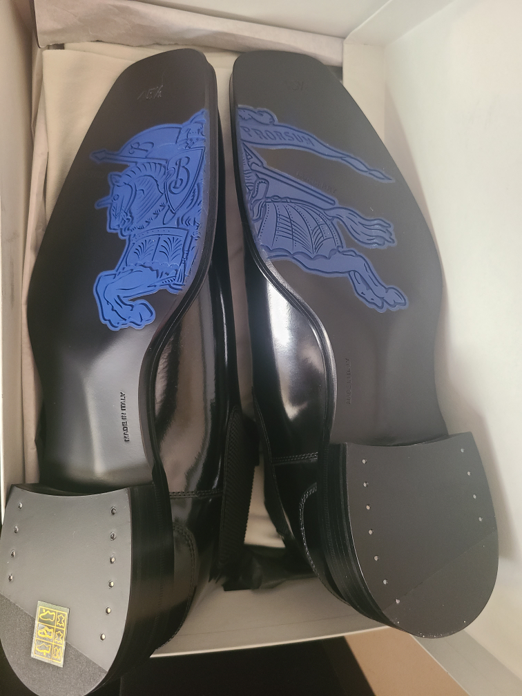 Burberry Black Leather Chelsea Boots