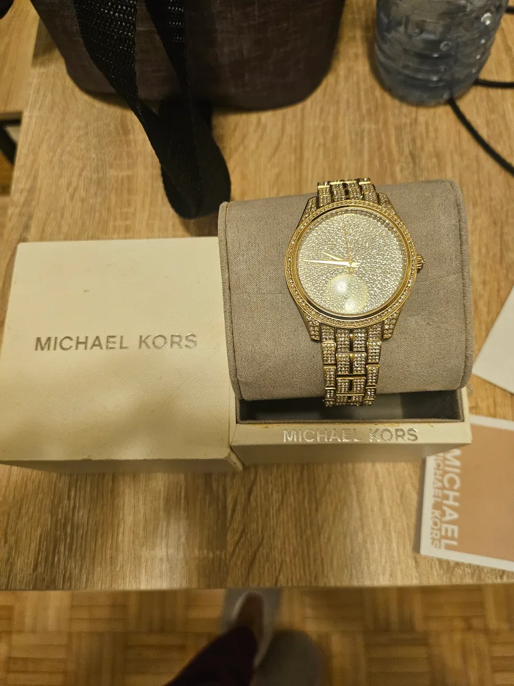 Michael Kors Gold Crystal Watch image indicator(4)