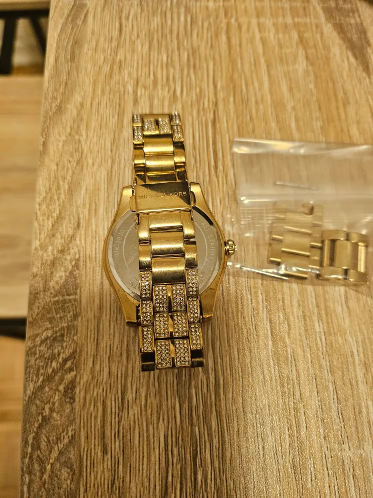 Michael Kors Gold Crystal Watch image indicator(5)