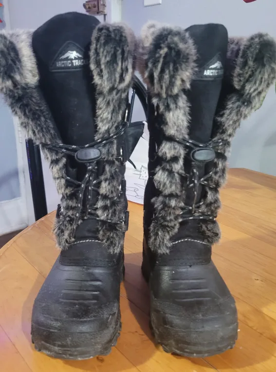 Toddler Size 11 High Winter Boots image indicator(3)