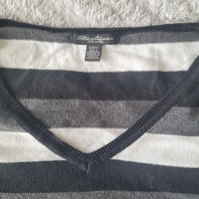 Womens V-Neck Striped Sweater, Size S image indicator(2)