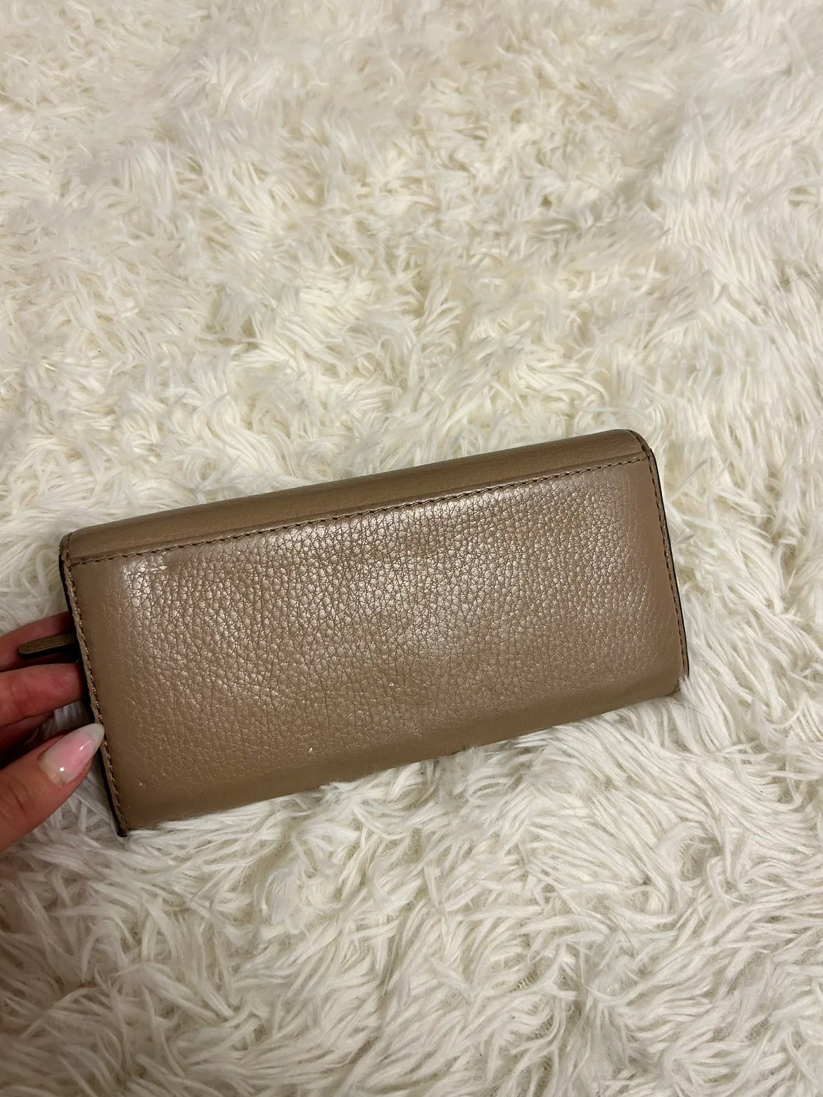Michael Kors Leather Wallet image indicator(2)