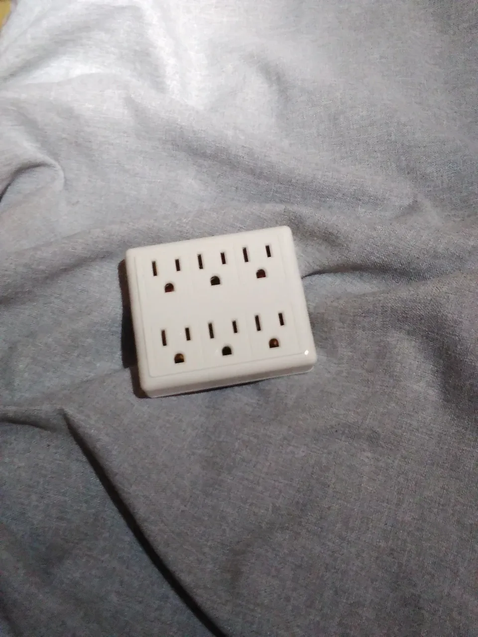 6 Outlet Electrical Adaptor #freecycle thumbnail