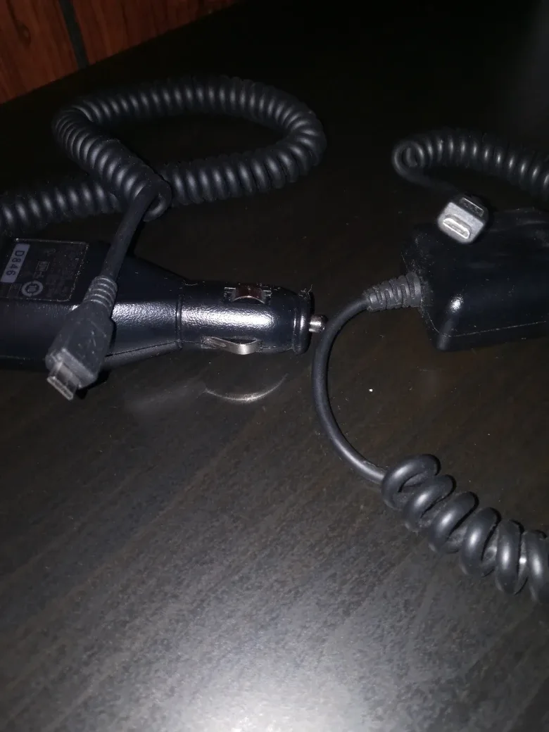 #freecycle Two micro usb car chargers image indicator(2)
