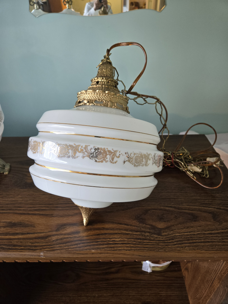 Vintage White and Gold Table Lamps and Pendant Light Set - photo 4