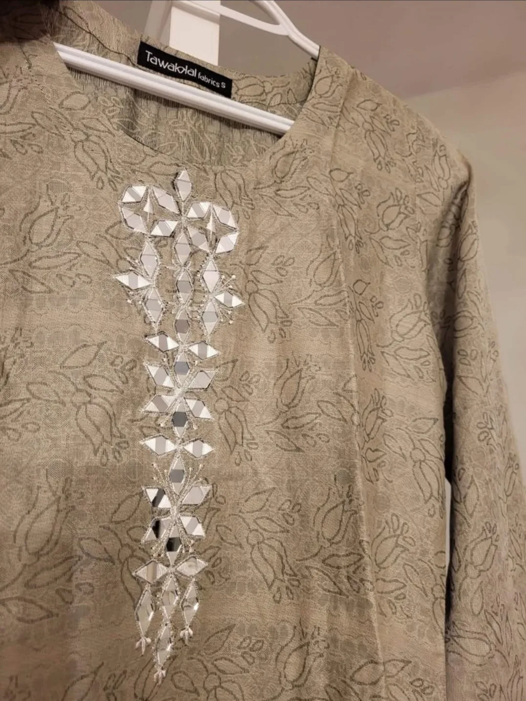 Tawakal Women's Embroidered Kurti image indicator(2)