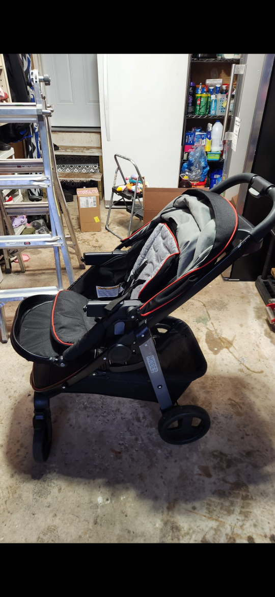 Graco lightweight stroller and car seat - photo 2
