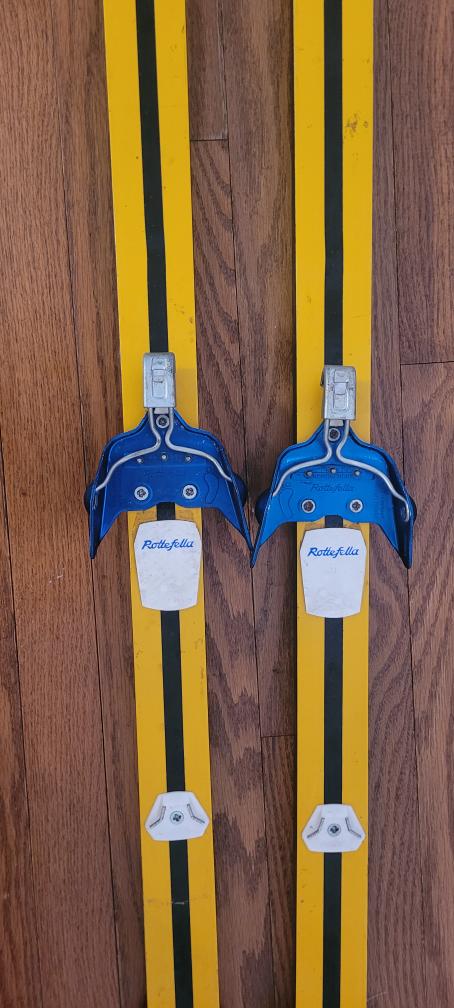Vintage Artis Skis with Rottefella Bindings - photo 3