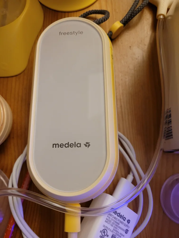 Medela Freestyle Flex Double Electric Breast Pump with extras image indicator(4)