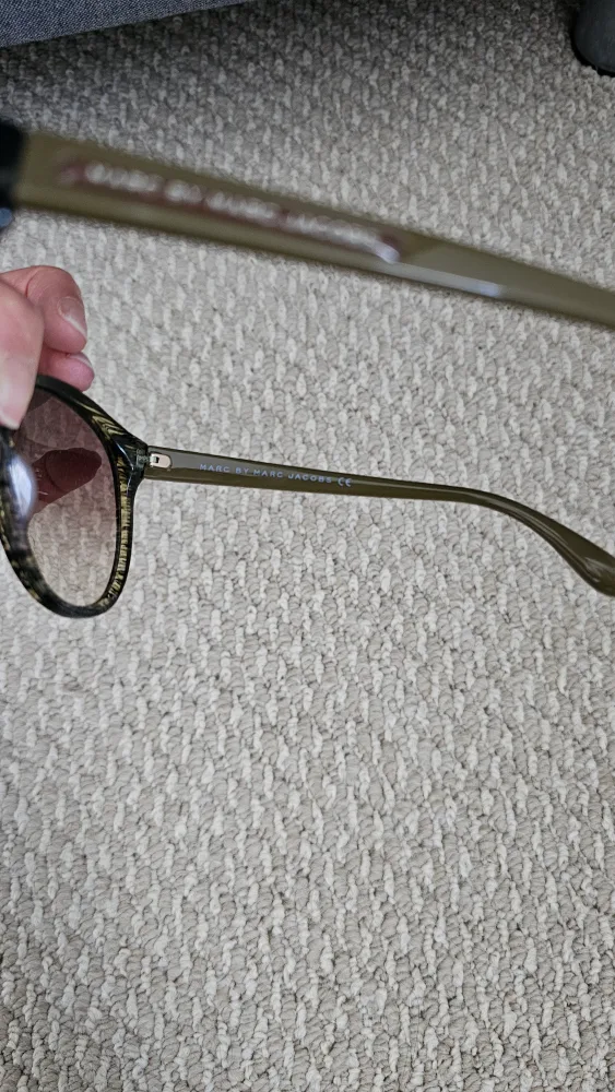 Marc by Marc Jacobs Sunglasses with Case image indicator(7)