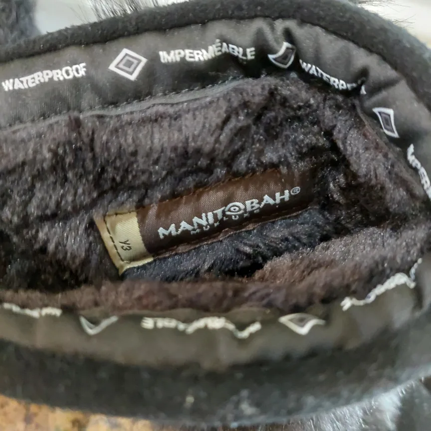 manitobah mukluks waterproof snow boots size 3Y image indicator(4)