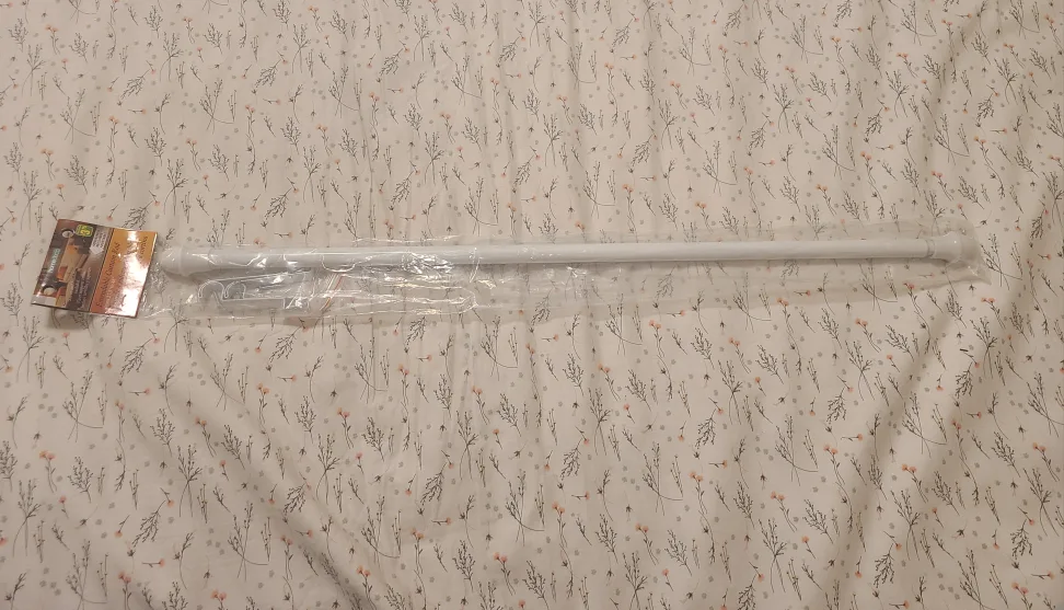 White Extendable Curtain Rod image indicator(3)