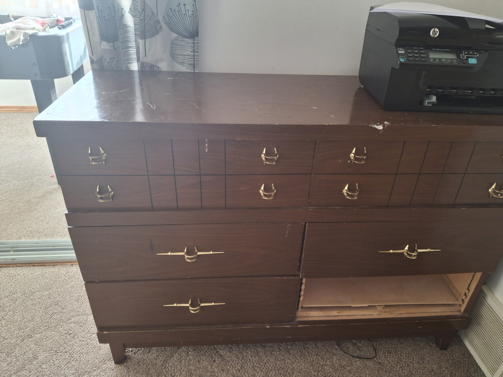 Free items: queen bed and box spring with wooden chest - photo 4