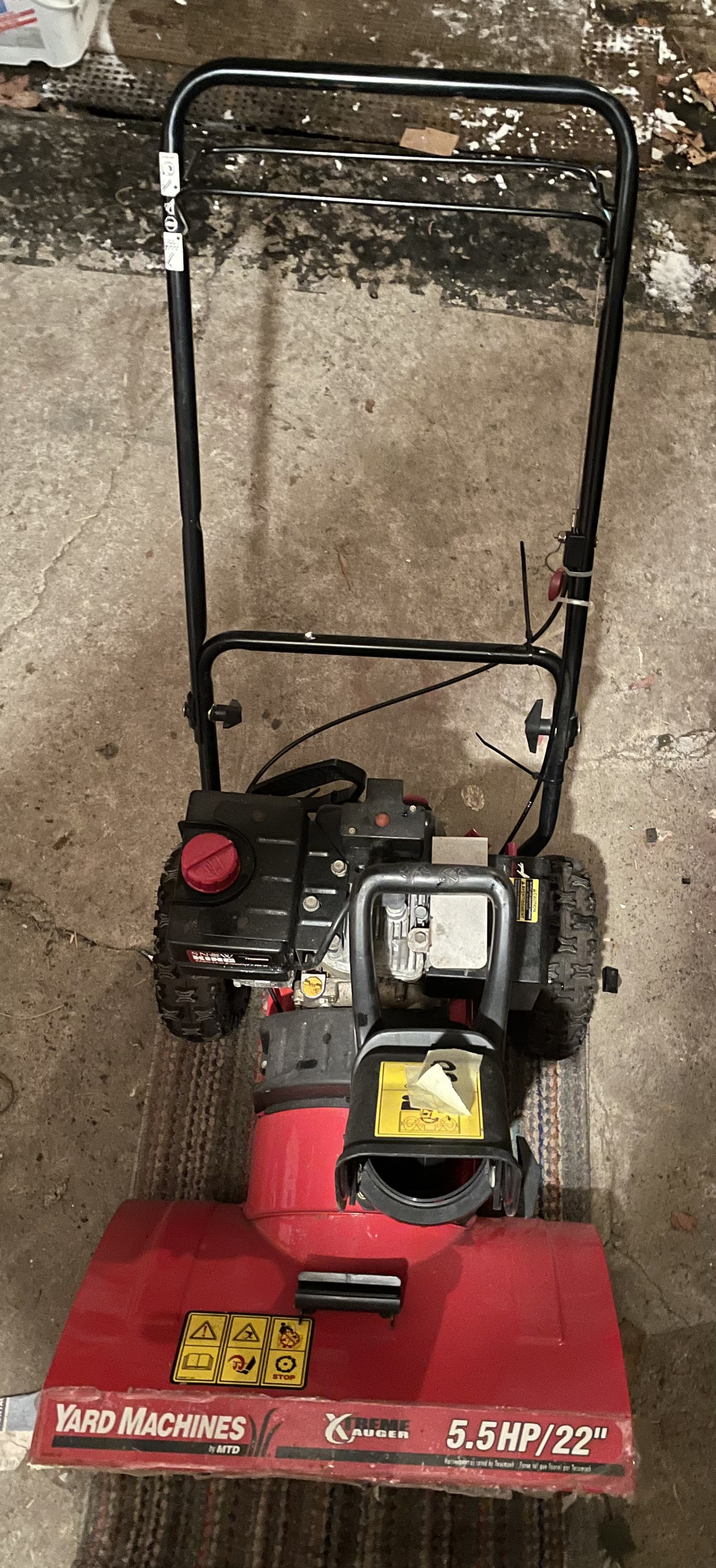 Yard Machines 5.5 HP 22" Snowblower - photo 2