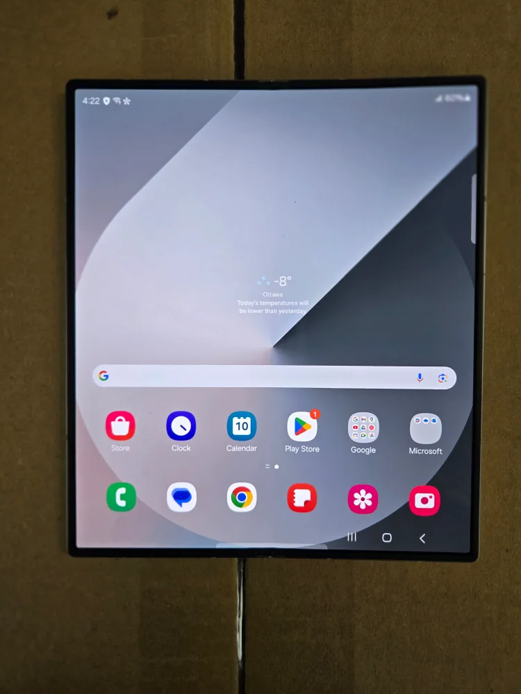 Samsung Galaxy Z Fold6 256gb - Silver - like new thumbnail
