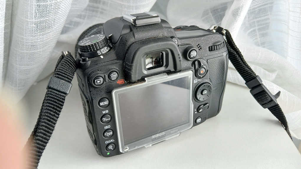 Nikon D7000 DSLR Camera - photo 4