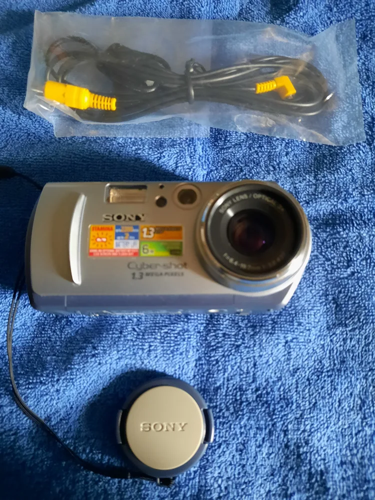 Cameras:SonyDisc.P30CyberShot/Kodak/Konica/Polaroid image indicator(2)