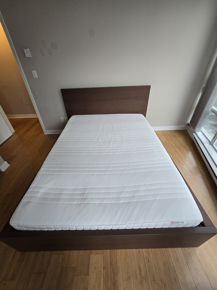 IKEA MALM Queen Bed Frame with 4Drawers and Mattress