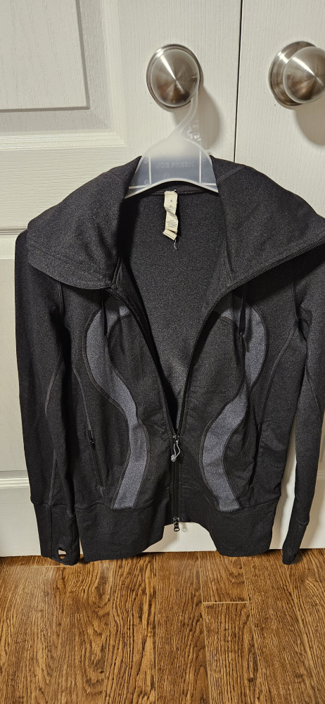 Lululemon Scuba Hoodie Size 6 - photo 2