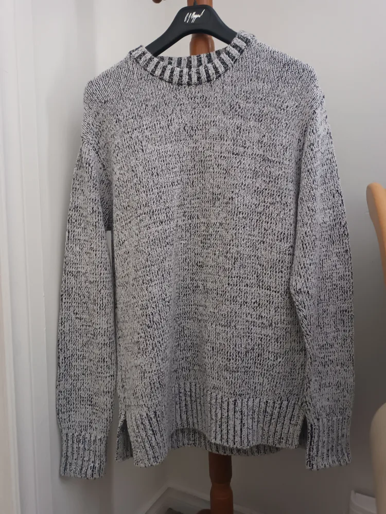 Cozy Knitted Sweater thumbnail