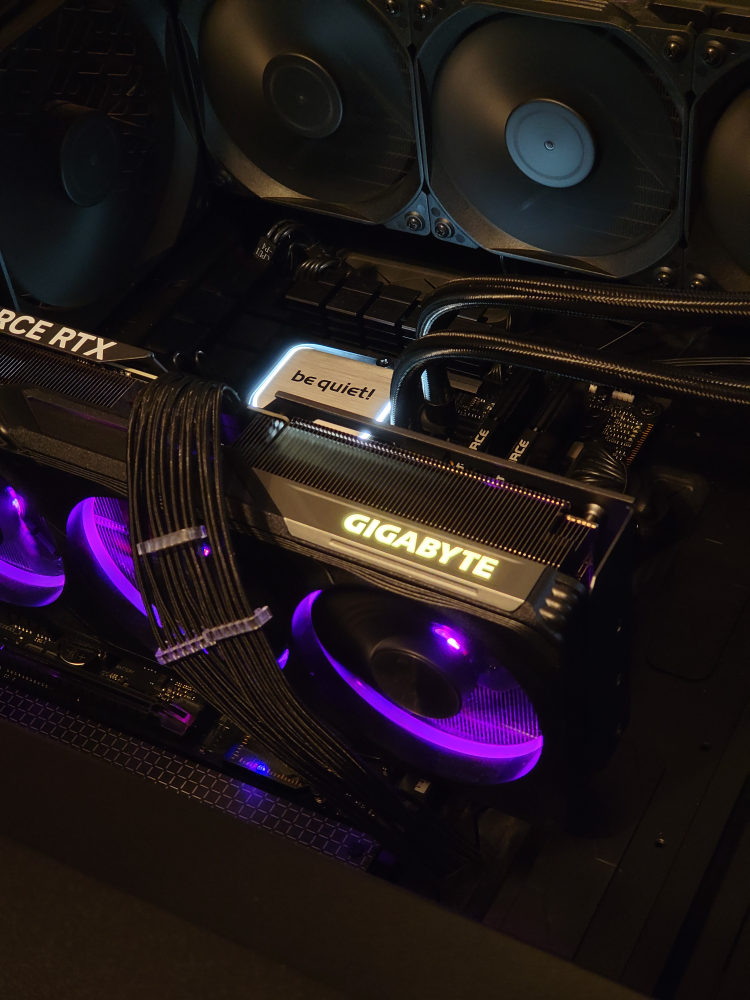RTX 4070 Gaming PC - Ryzen 7 7800X3D - 32GB Ram - photo 3