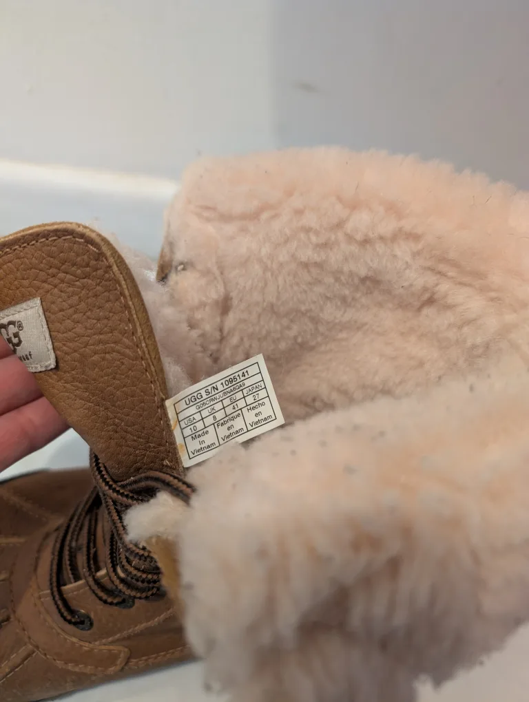 UGG Australia Men's Waterproof Leather Boots - Size 10 image indicator(3)