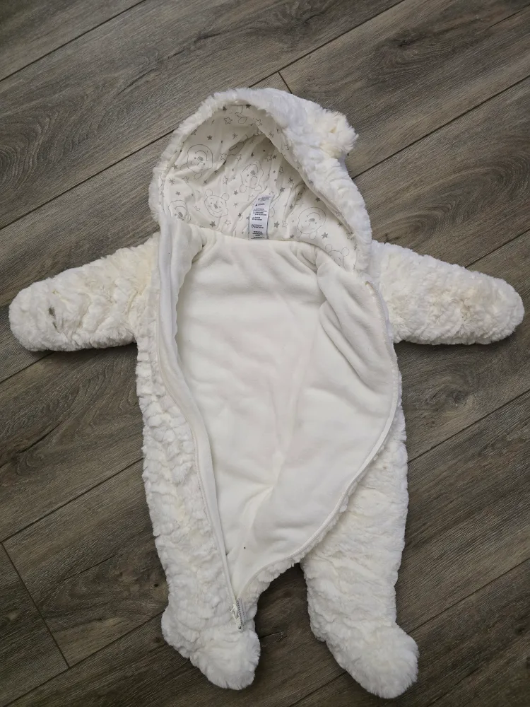 Adorable Winnie the Pooh Baby Snowsuit image indicator(2)