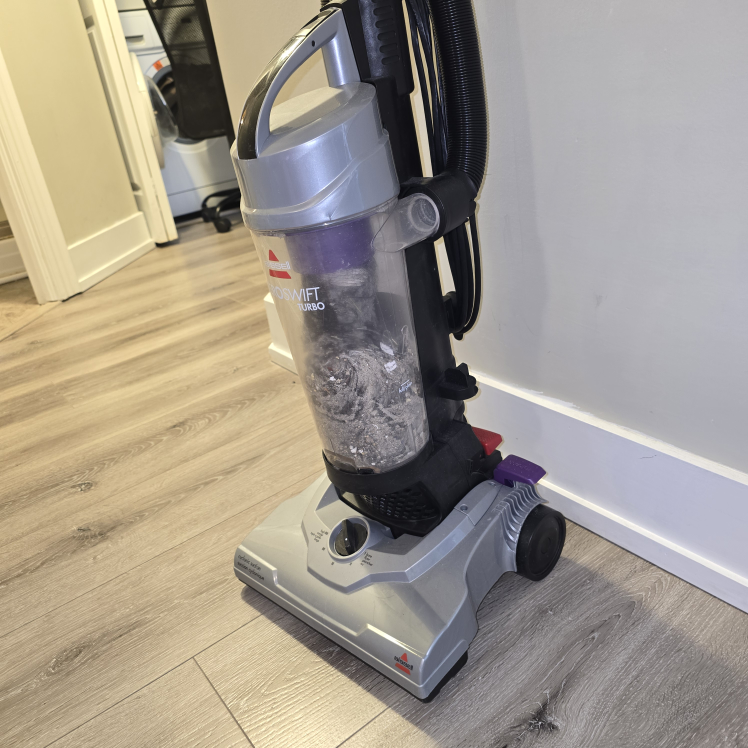 Very Strong Bissell Upright Vacuum - AeroSwift -  Move out sale - photo 2