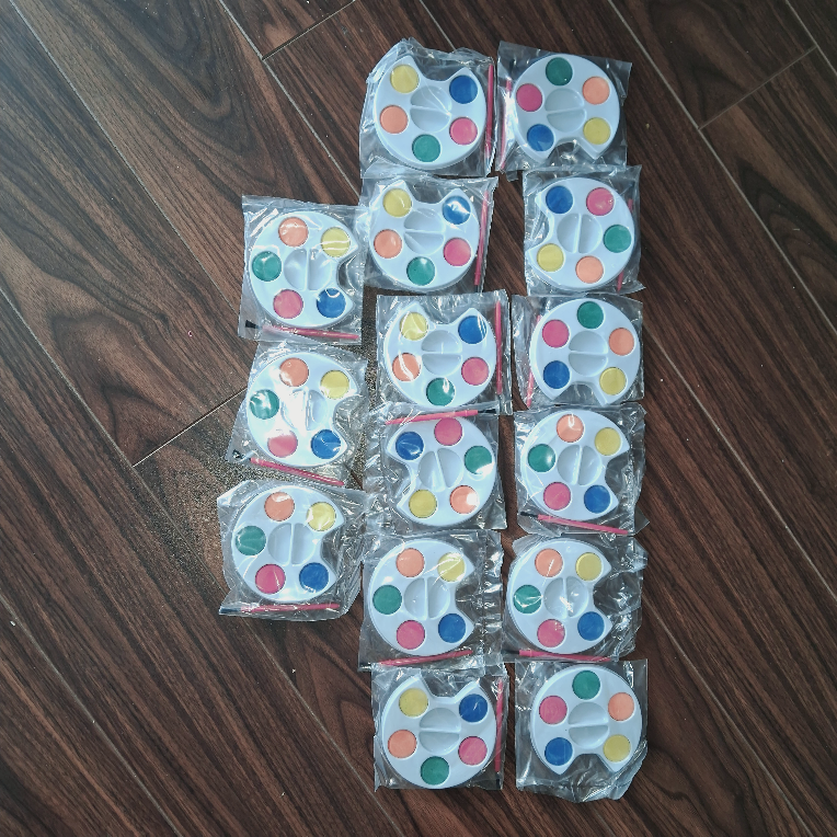 Bulk lot of 15 Mini Paint Palettes with Brushes