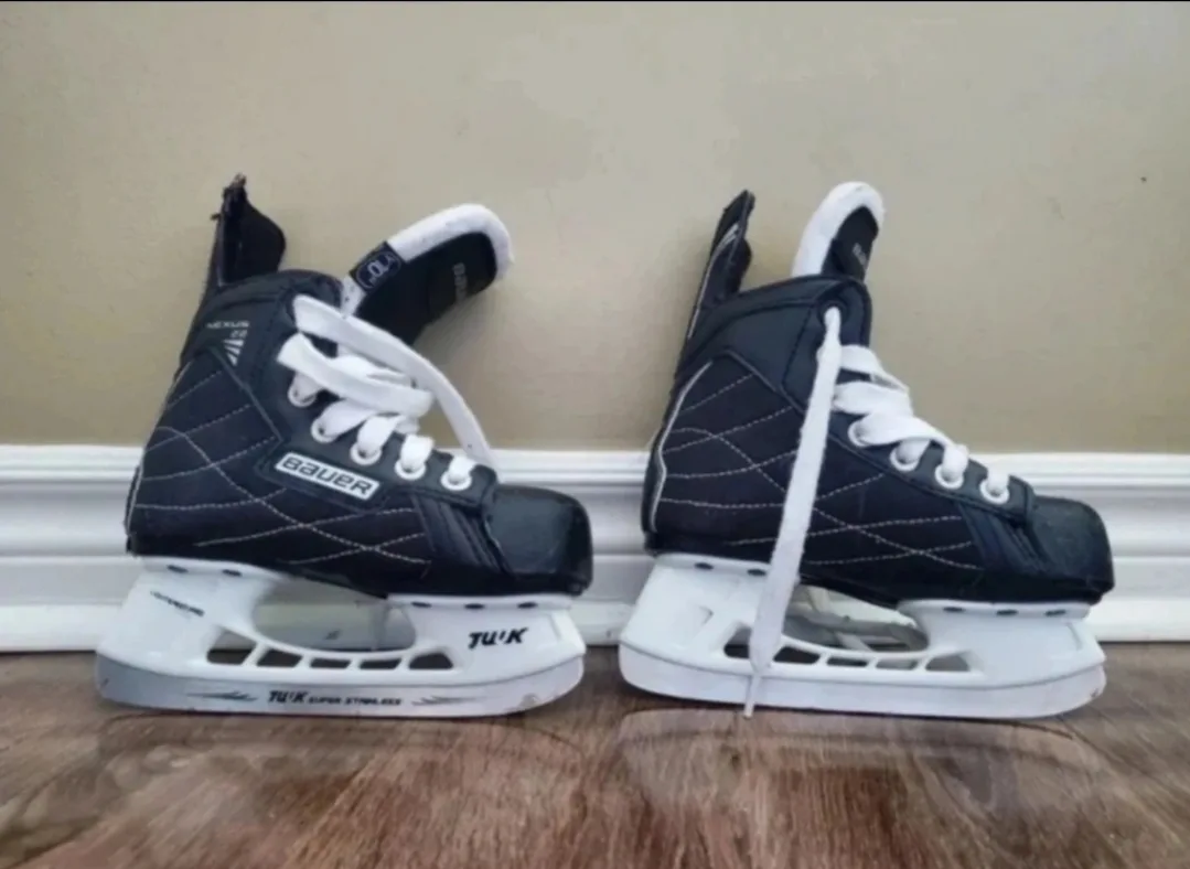 Bauer Hockey ice Skates Kids size US11 ❤ image indicator(2)