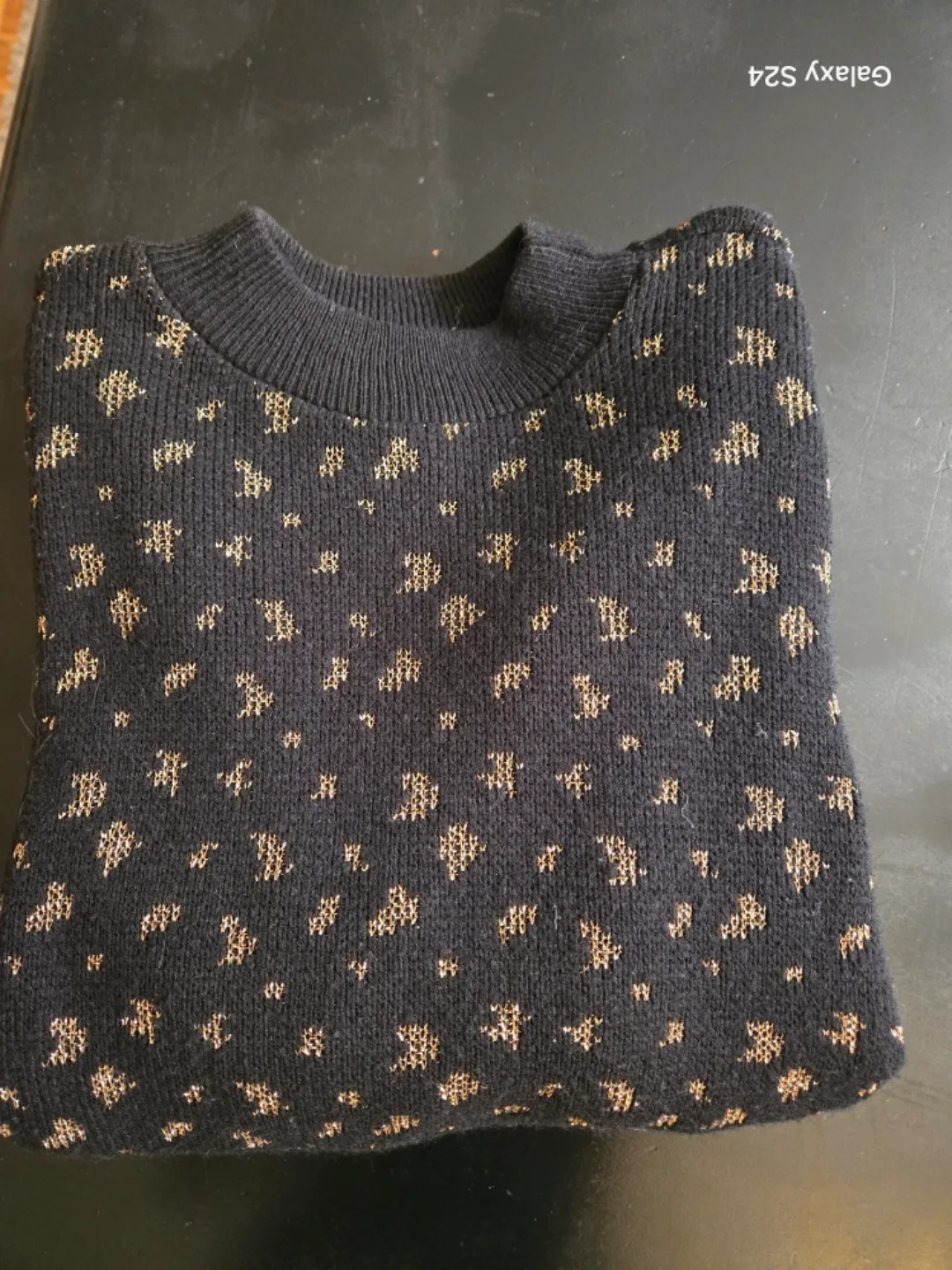 Black and Gold Knit Sweater image indicator(3)