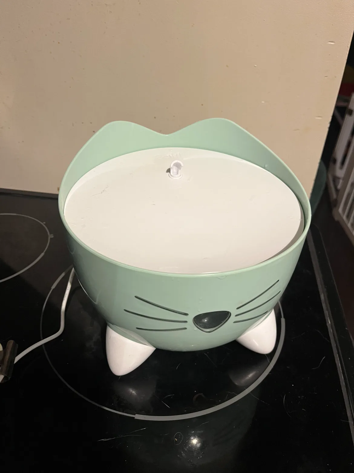 Cute Cat Water Fountain for Pets image indicator(2)