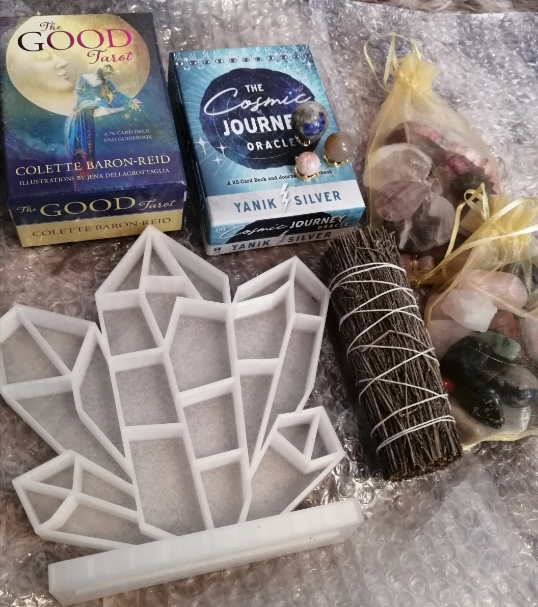 Tarot Deck & Crystal Lot - photo 4
