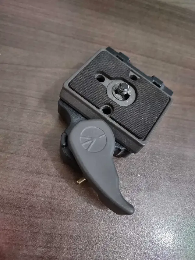 MANFROTTO Quick Release Adapter for DSLR photo Cameras / Stands image indicator(3)