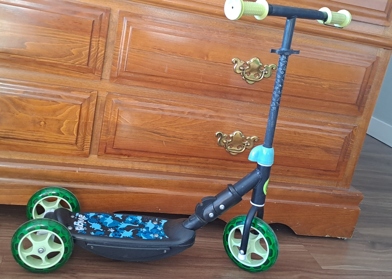 Kids' 3-Wheel Scooter - photo 2