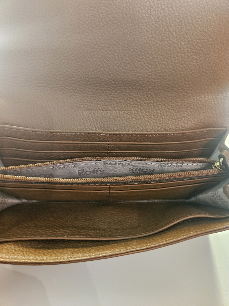 Michael Kors Brown Leather Wallet - photo 4