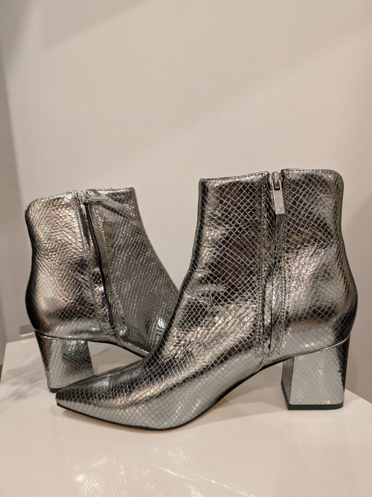 Marc Fisher LTD Silver Snakeskin Ankle Boots - Size 8M - photo 5