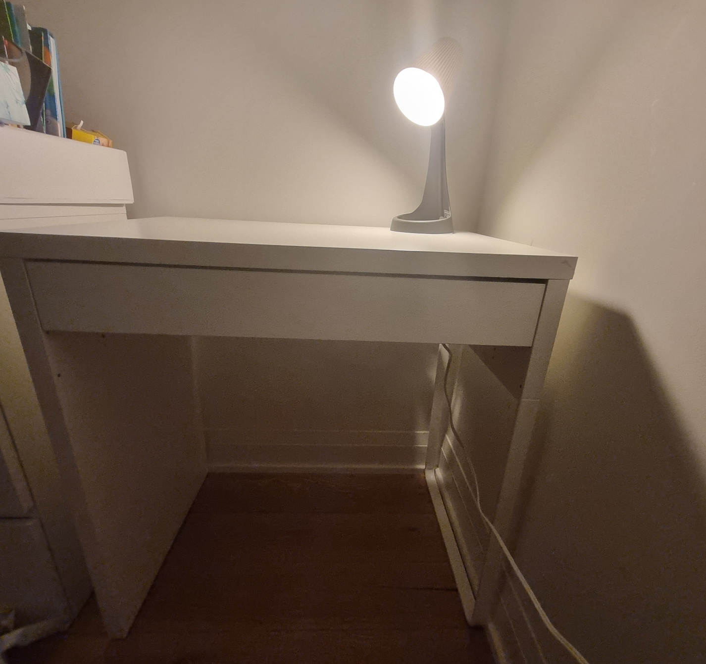 MICKE Desk - White - Excellent Condition - photo 2