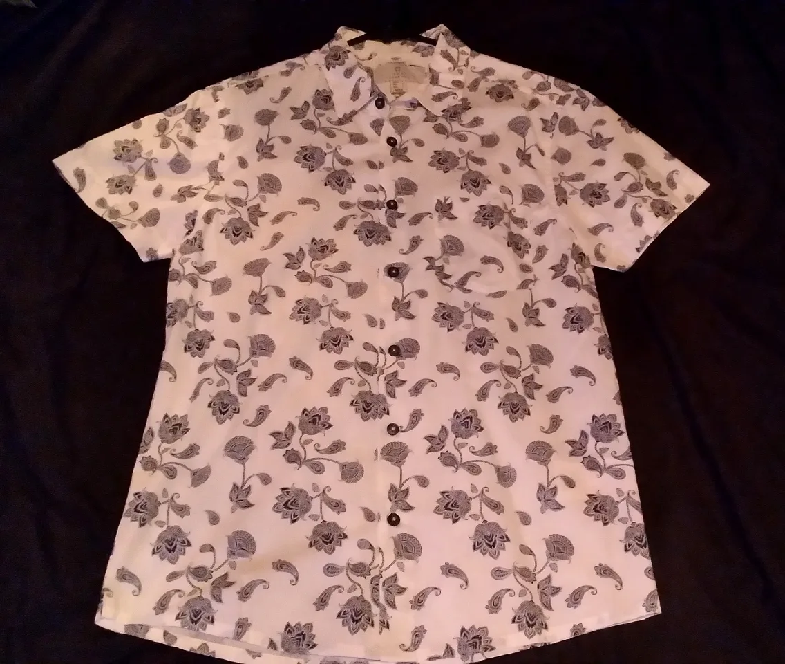 MENS SUMMER FASHION SHIRTS LOT - 3 x SMALL image indicator(3)