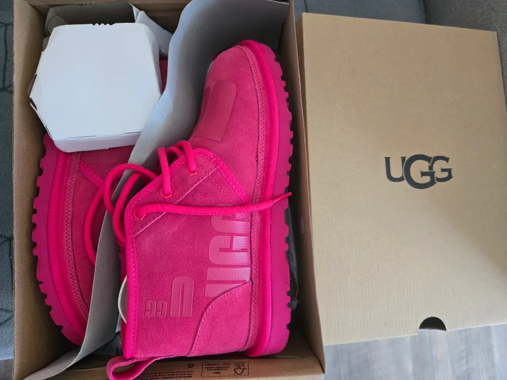 UGG Neumel Chukka Boots - Pink - Women's Size 8 image indicator(3)