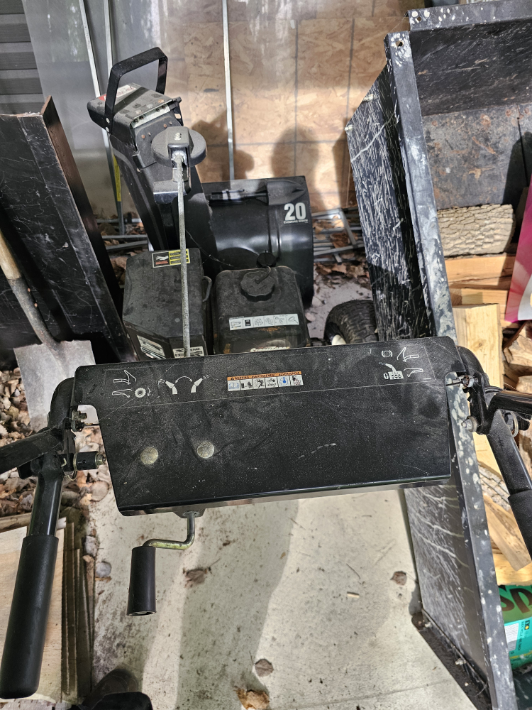 Sno-Tek 20" Clearing Width Snowblower - photo 4