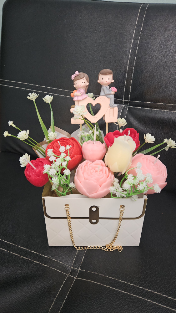 Hand crafted Romantic Candle Bouquet in Gift Box - photo 2