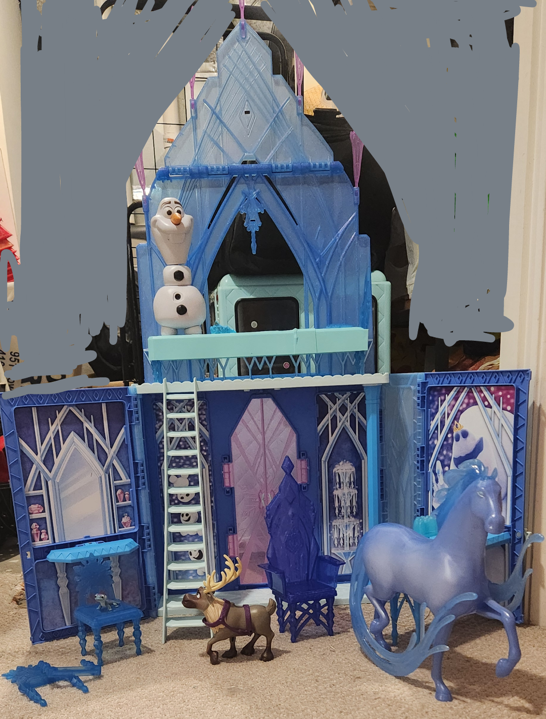 #freecycle Elsa portable castle & horse