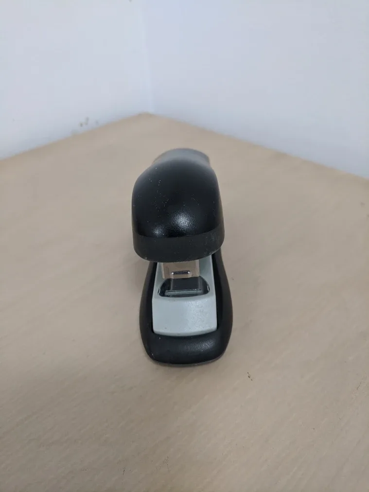 Compact Black Stapler image indicator(3)