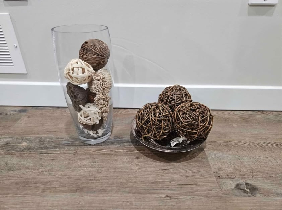 Decorative wicker balls and pine cone basket - photo 2