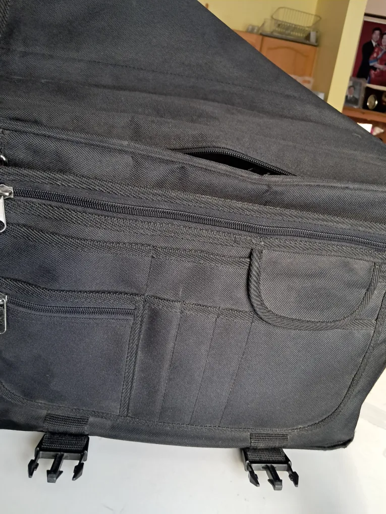 🏈Black Messenger Bag with Shoulder Strap image indicator(4)