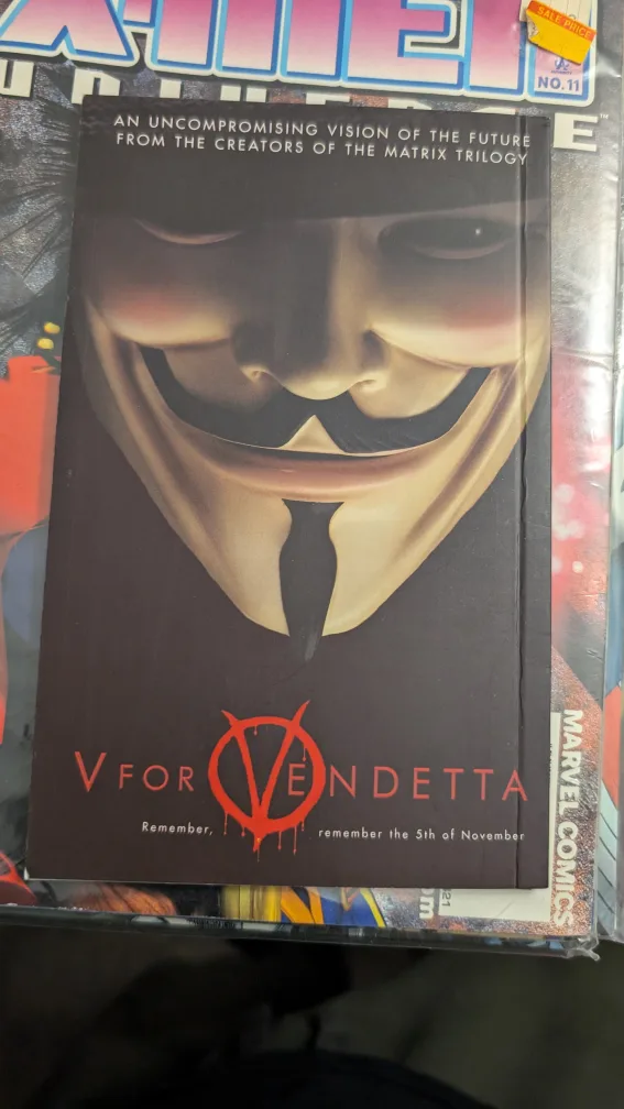 Batman Begins Digest DC Comic Special DVD Issue 2005 TPB image indicator(2)