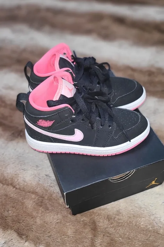💘 Air Jordan 1 Mid Toddler Shoes - Black and Pink size 11C 💘 image indicator(6)