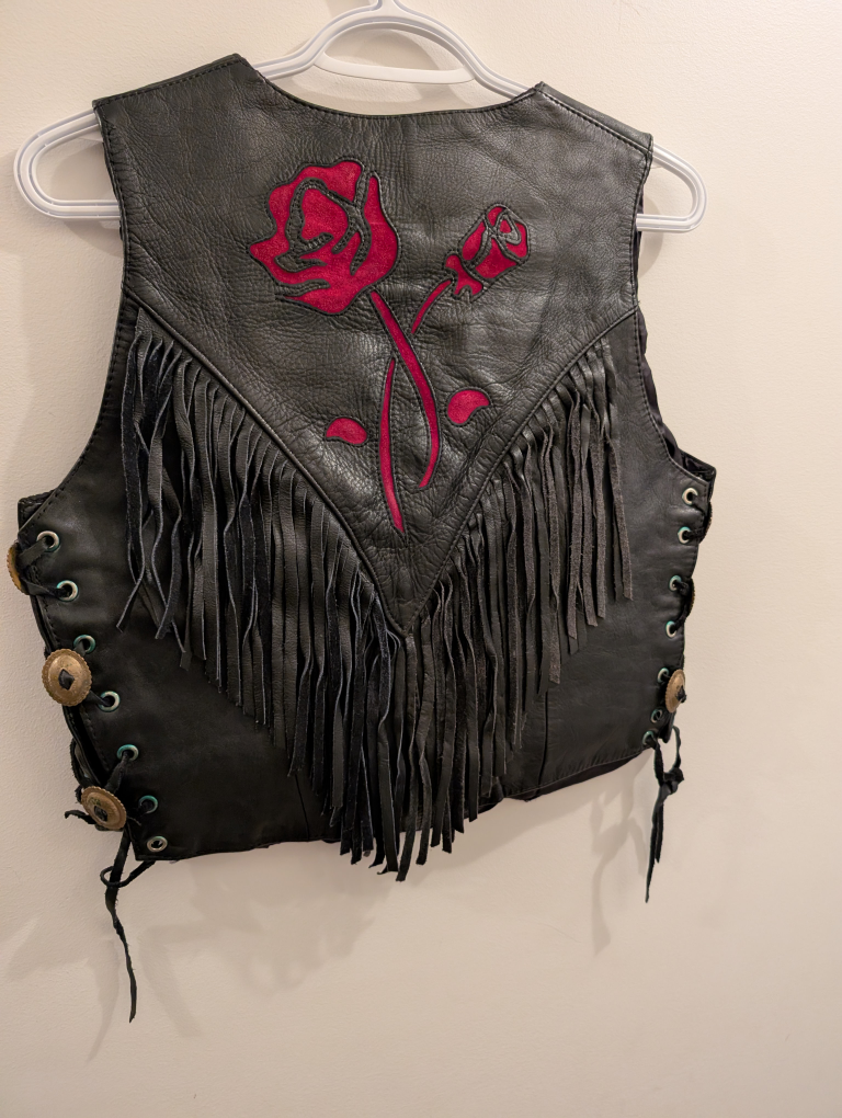 Genuine Leather Women's Vest with Rose Embroidery and Fringe - photo 2